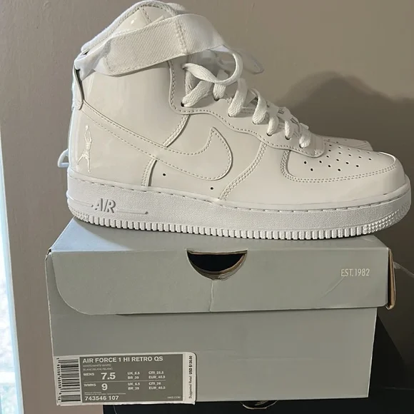 Air Force 1 Hi Retro QS - Picture 2 of 3